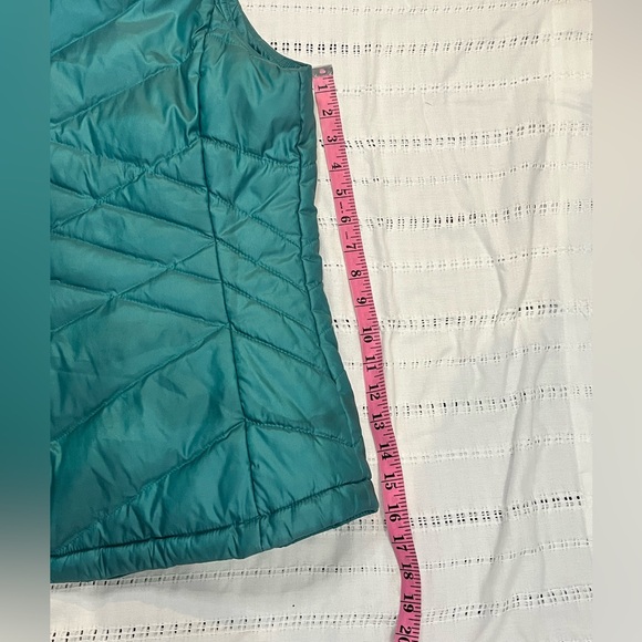 The North Face Women's Aqua Quilted Vest - Picture 12 of 15